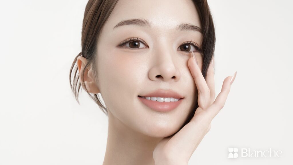 앞니 크라운, 왜 시간이 지나면 티가 날까요